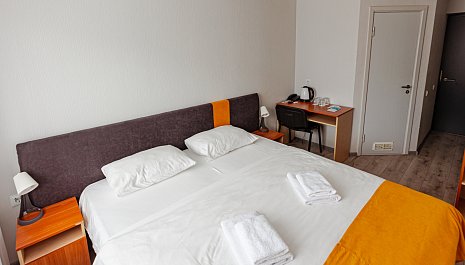 Small room with one bed