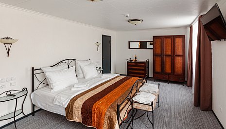 Suite with sauna